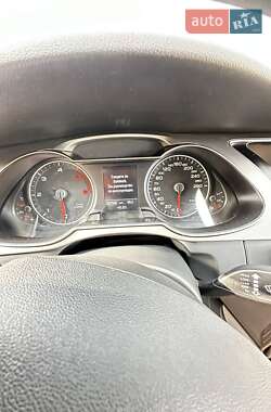 Седан Audi A4 2012 в Прилуках