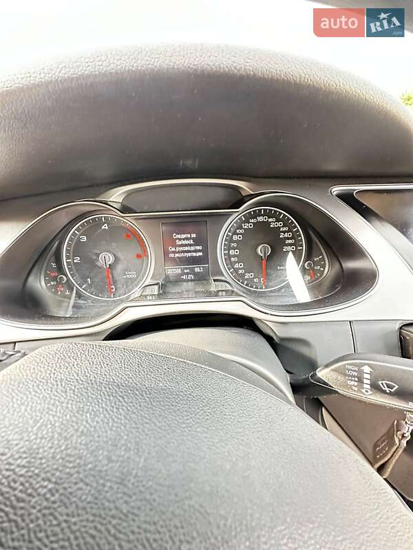 Седан Audi A4 2012 в Славянске