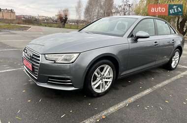 Седан Audi A4 2017 в Ровно