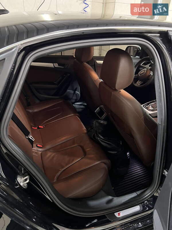 Седан Audi A4 2013 в Харькове