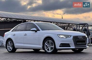 Седан Audi A4 2015 в Запорожье