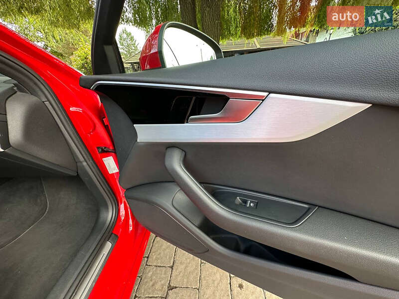 Универсал Audi A4 2019 в Львове