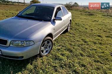 Седан Audi A4 1995 в Червонознаменке