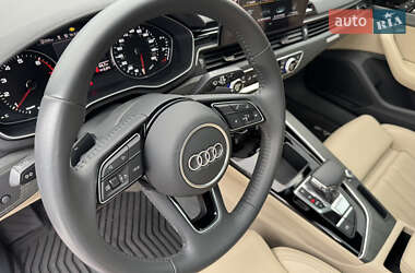 Седан Audi A4 2020 в 
