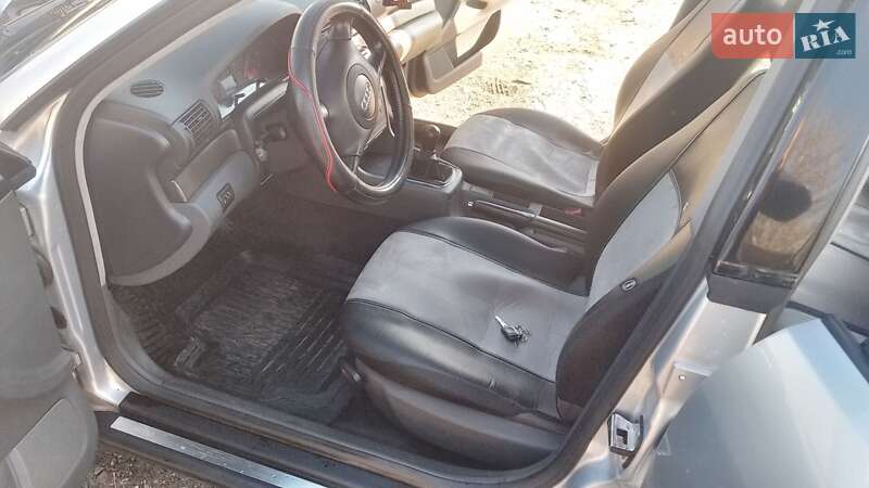 Седан Audi A4 2000 в Кривом Роге