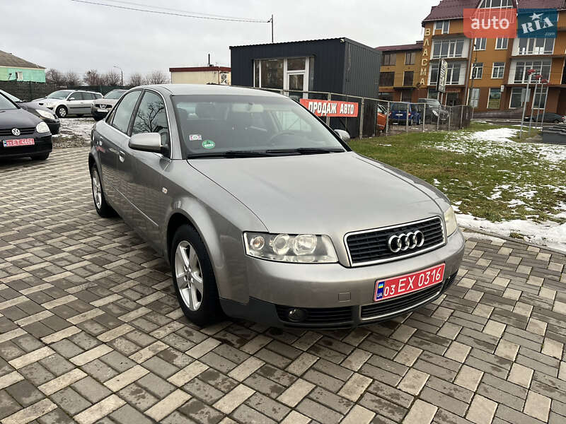 Седан Audi A4 2004 в Староконстантинове