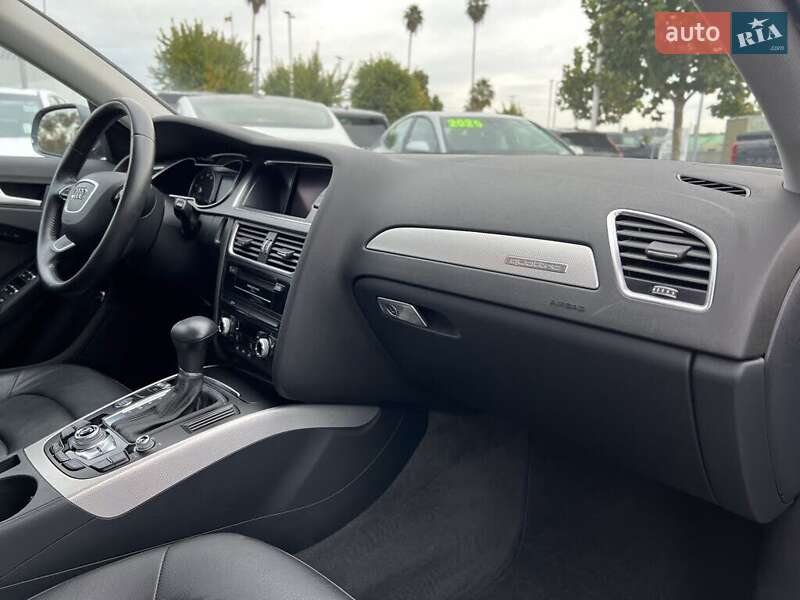 Седан Audi A4 2014 в Львове
