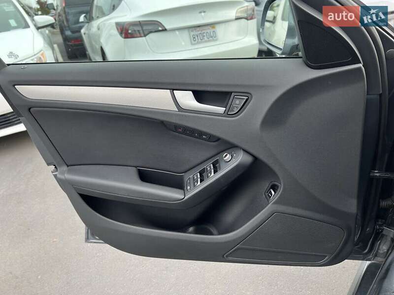 Седан Audi A4 2014 в Львове