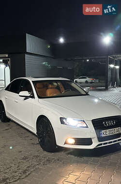 Седан Audi A4 2011 в Кривом Роге