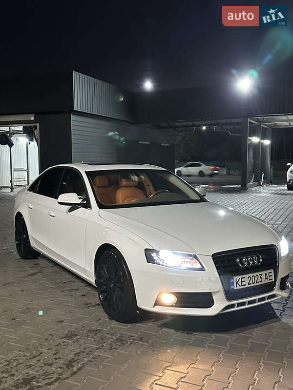 Седан Audi A4 2011 в Кривом Роге