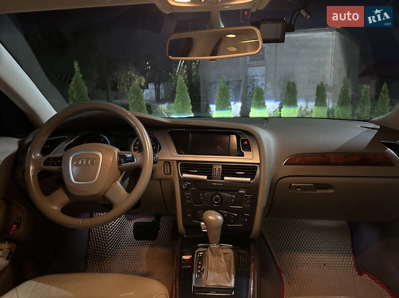 Седан Audi A4 2011 в Кривом Роге