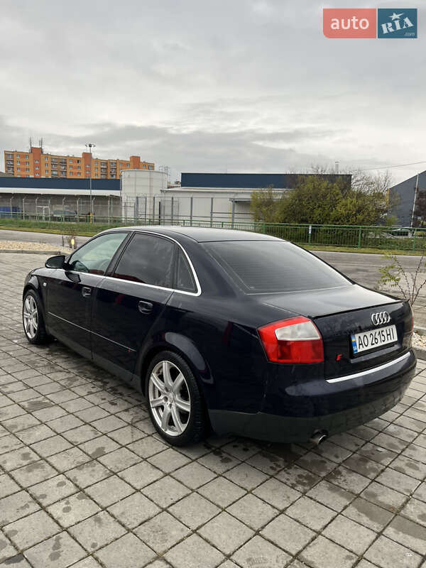 Седан Audi A4 2001 в Иршаве