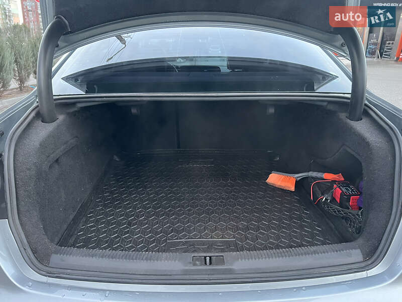 Седан Audi A4 2009 в Полтаве