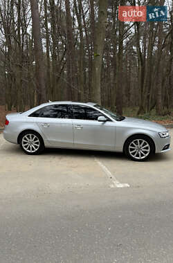 Седан Audi A4 2013 в 