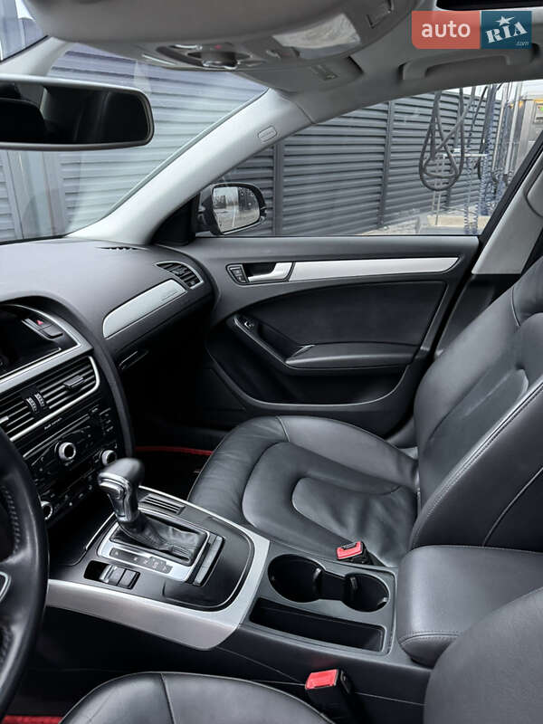 Седан Audi A4 2014 в Радехові