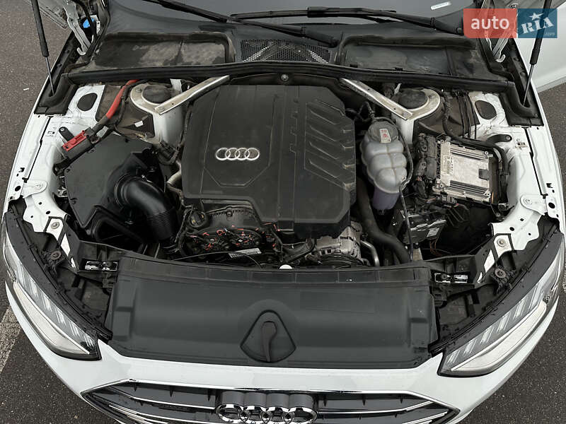 Седан Audi A4 2022 в Києві