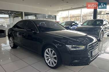 Седан Audi A4 2015 в Киеве