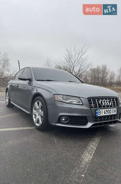 Седан Audi A4 2011 в Кременчуці