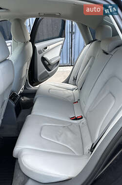 Седан Audi A4 2014 в Львове