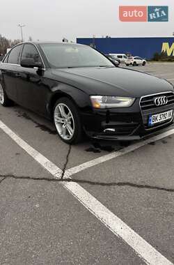 Седан Audi A4 2012 в Дніпрі