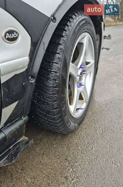 Седан Audi A4 1995 в Богородчанах