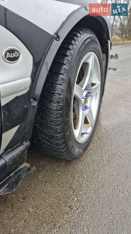 Седан Audi A4 1995 в Богородчанах