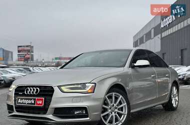 Седан Audi A4 2014 в Львові