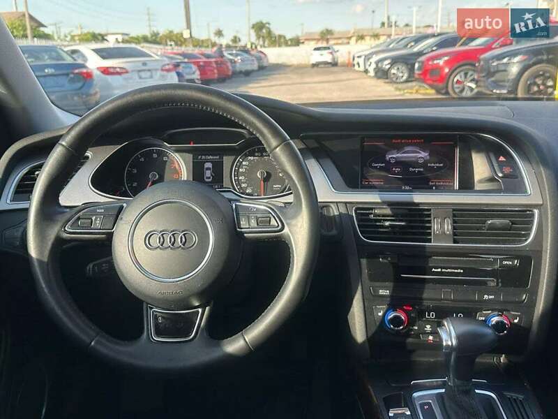 Седан Audi A4 2014 в Львове