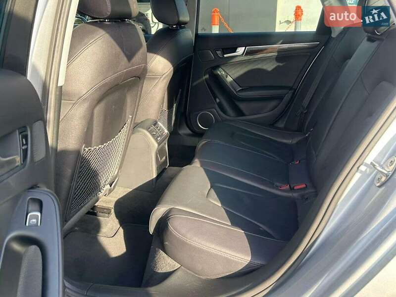 Седан Audi A4 2014 в Львове