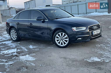 Седан Audi A4 2012 в Ровно