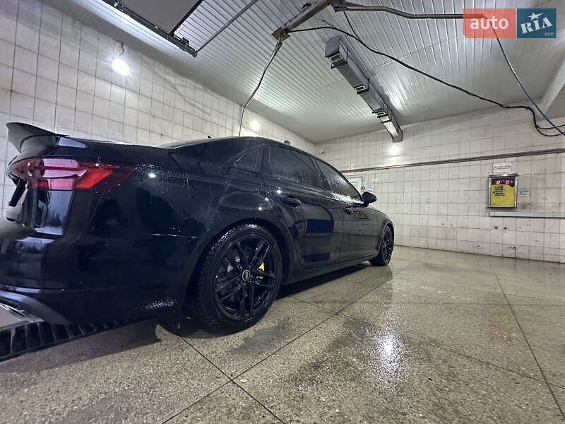 Седан Audi A4 2019 в Сумах