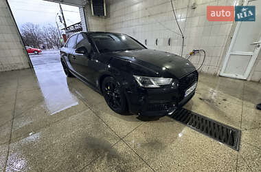 Седан Audi A4 2019 в 