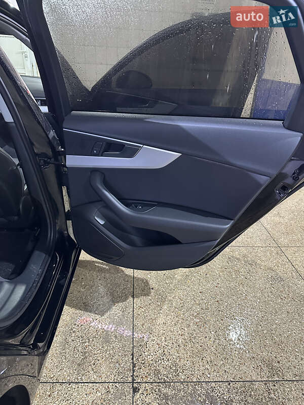 Седан Audi A4 2019 в Сумах