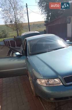 Седан Audi A4 2000 в 