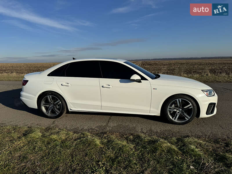 Седан Audi A4 2020 в Гайвороне
