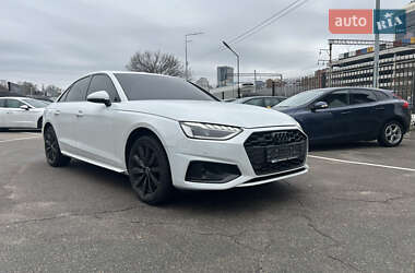 Седан Audi A4 2022 в Киеве