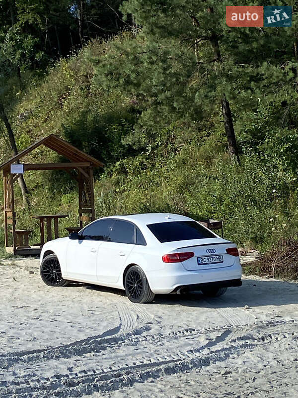 Седан Audi A4 2013 в Львові