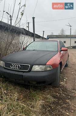 Седан Audi A4 1995 в Коростене