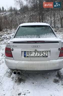 Седан Audi A4 1995 в Турке