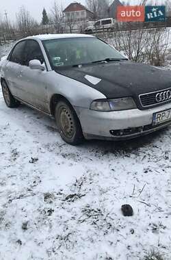 Седан Audi A4 1995 в Турке