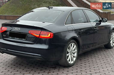 Седан Audi A4 2012 в Киеве