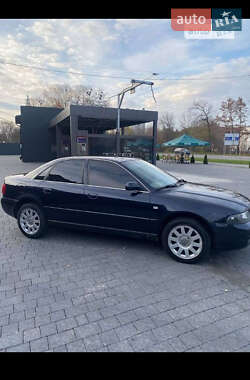 Седан Audi A4 2000 в 