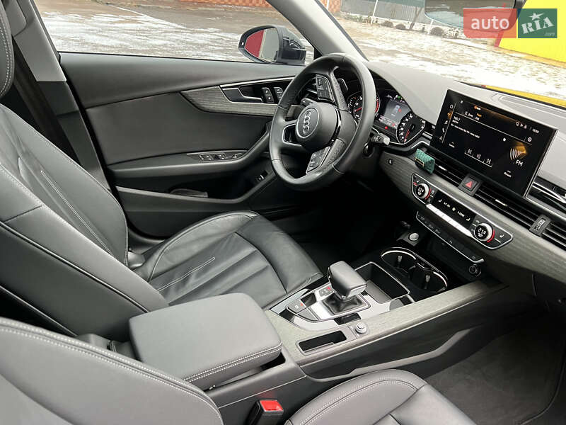 Седан Audi A4 2021 в Виннице