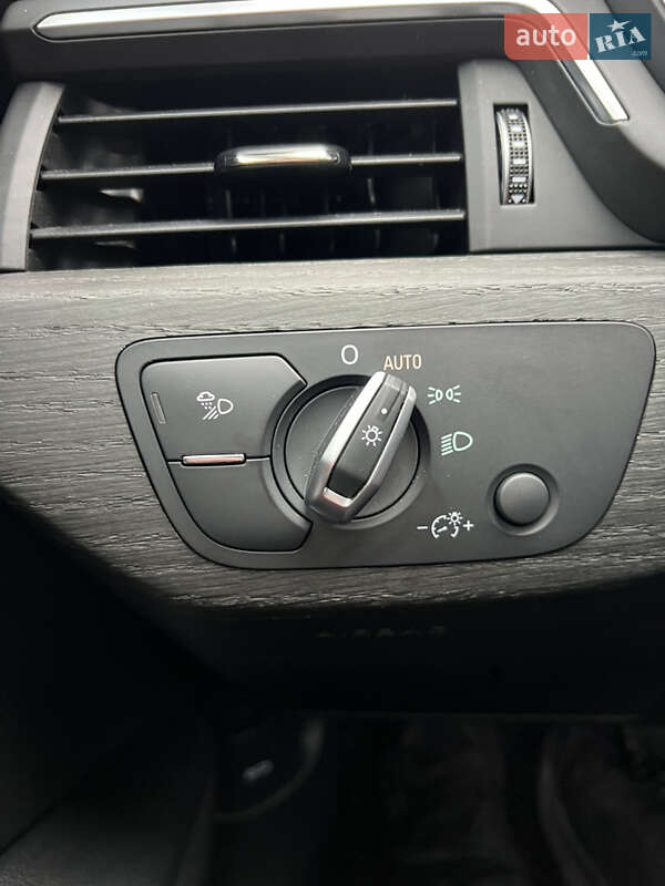 Седан Audi A4 2021 в Виннице