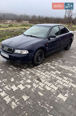 Седан Audi A4 1997 в Чернівцях