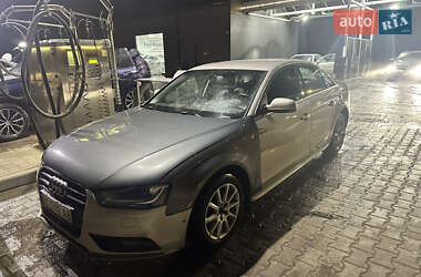 Седан Audi A4 2012 в Львове