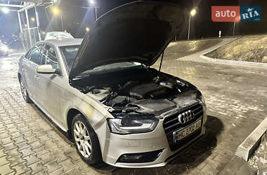 Седан Audi A4 2012 в Львове
