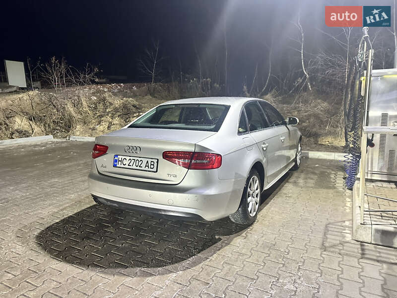 Седан Audi A4 2012 в Львове