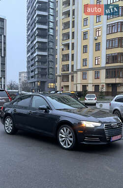 Седан Audi A4 2017 в Львове