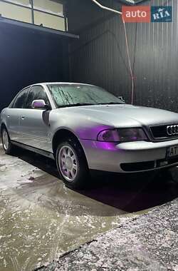 Седан Audi A4 1997 в Калуше